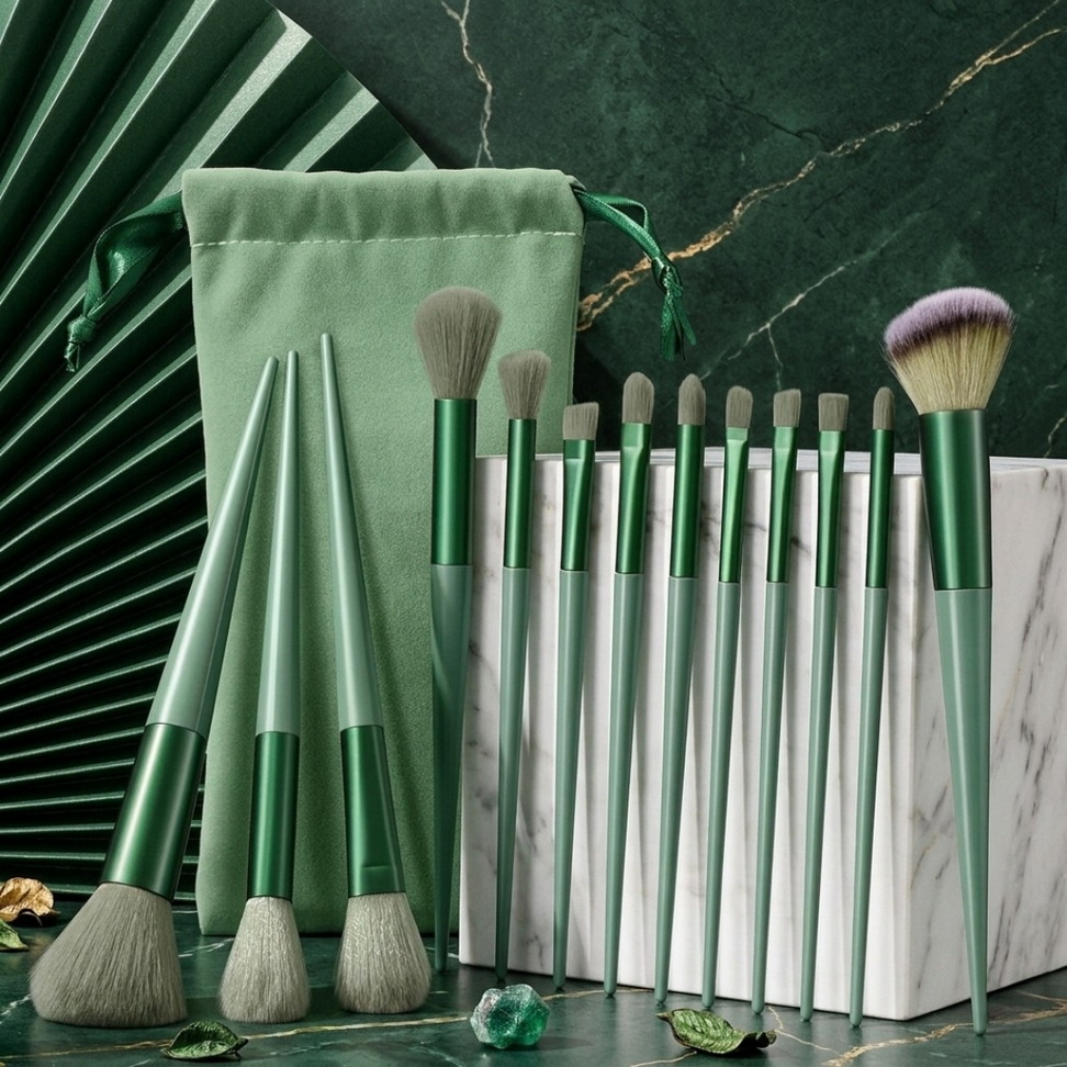 Deluxe 13-Piece Makeup Brush Set 002
