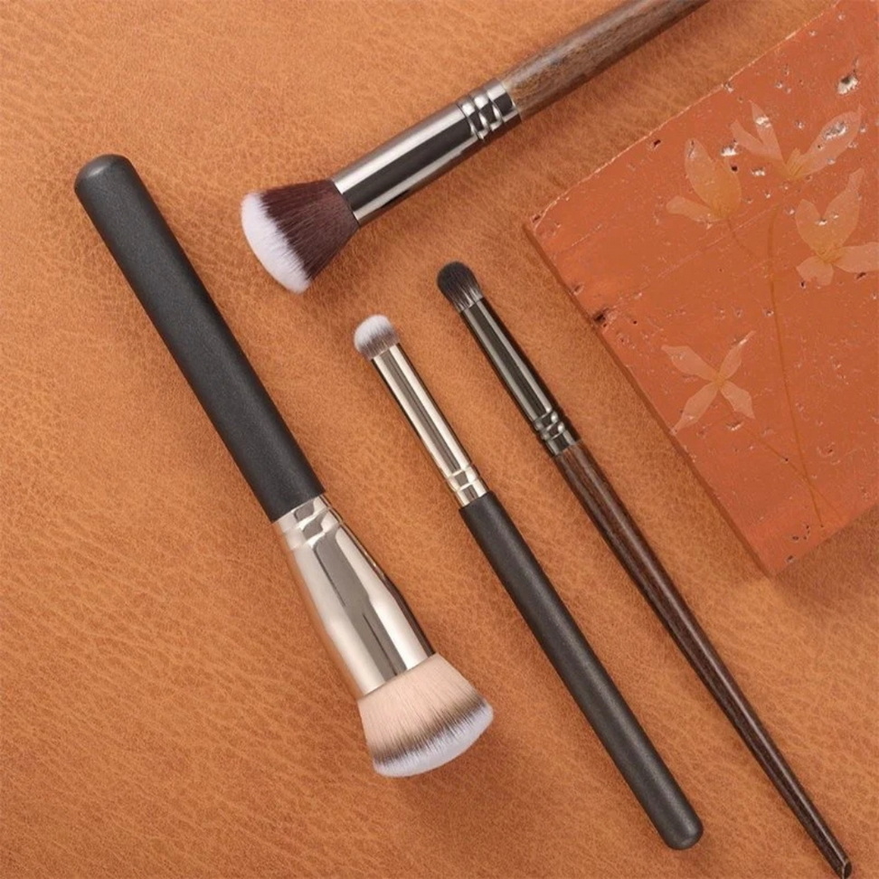 4-in-1 Makeup Brush Set Makeup Set : 4Pcs 4-in-1 Makeup Brush Set Makeup Set : 4Pcs