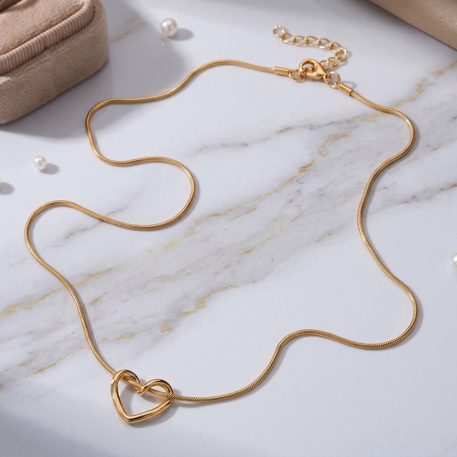Chic Hollow Heart Pendant Necklace 002