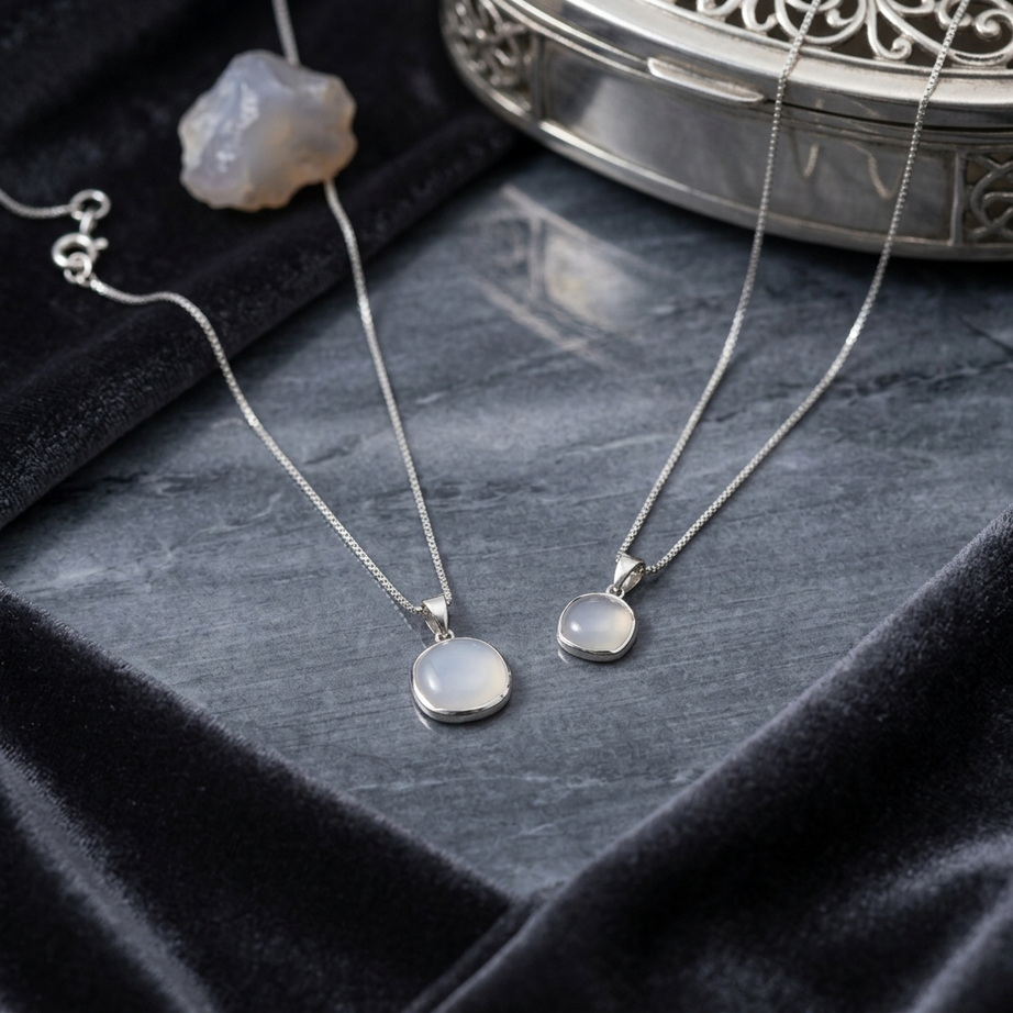 Elegant White Moonstone Pendant Necklace 003