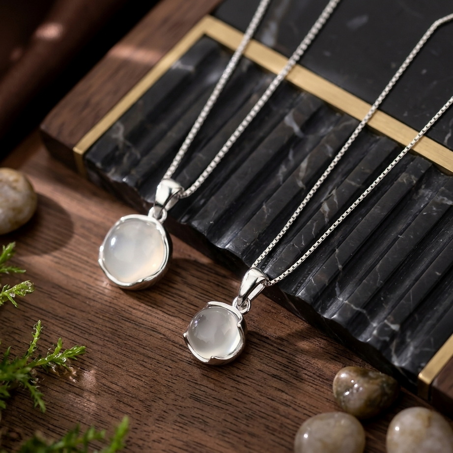 Elegant White Moonstone Pendant Necklace 004