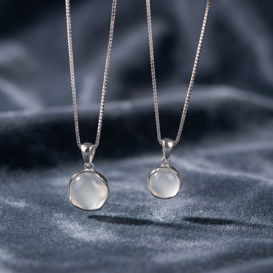 Elegant White Moonstone Pendant Necklace 005