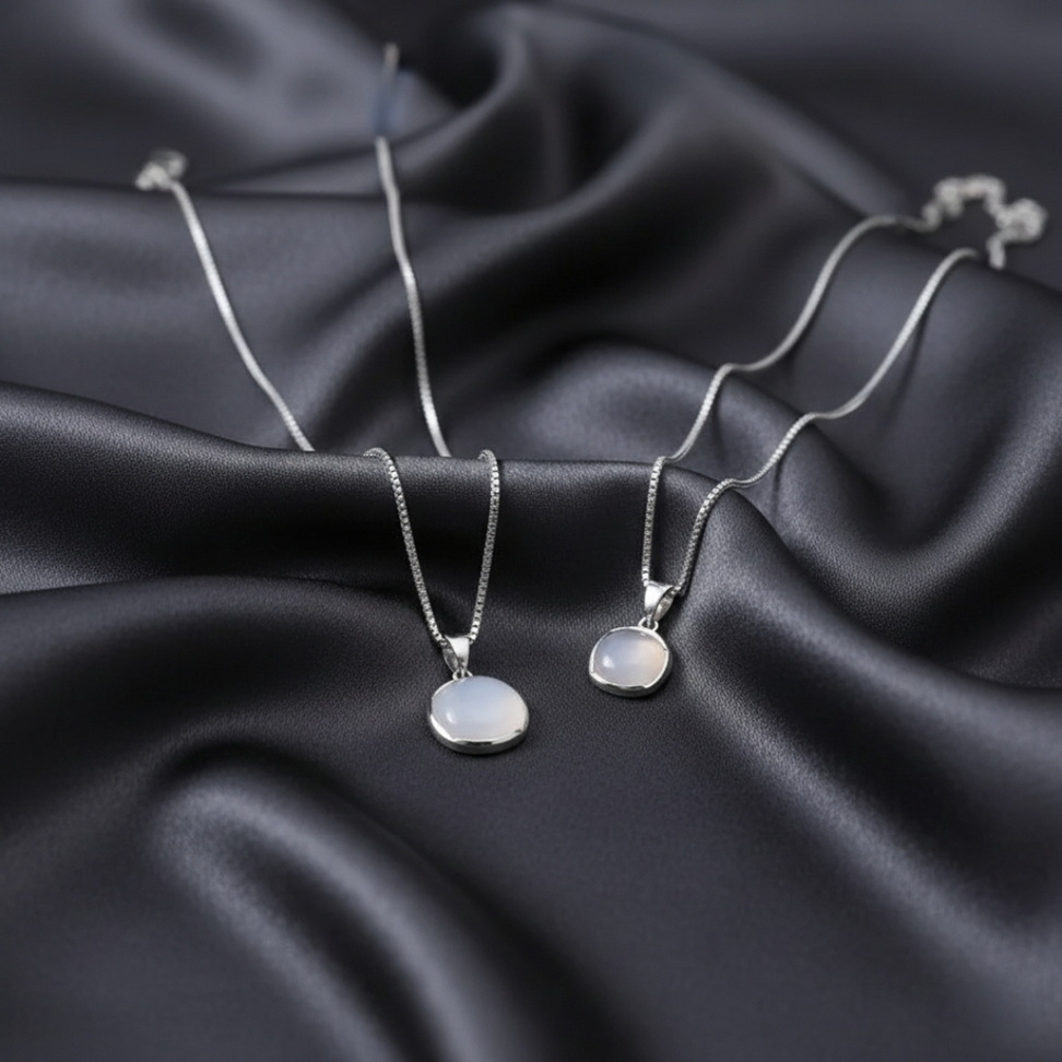 Elegant White Moonstone Pendant Necklace Necklaces Size : Large|Small Elegant White Moonstone Pendant Necklace Necklaces Size : Large|Small