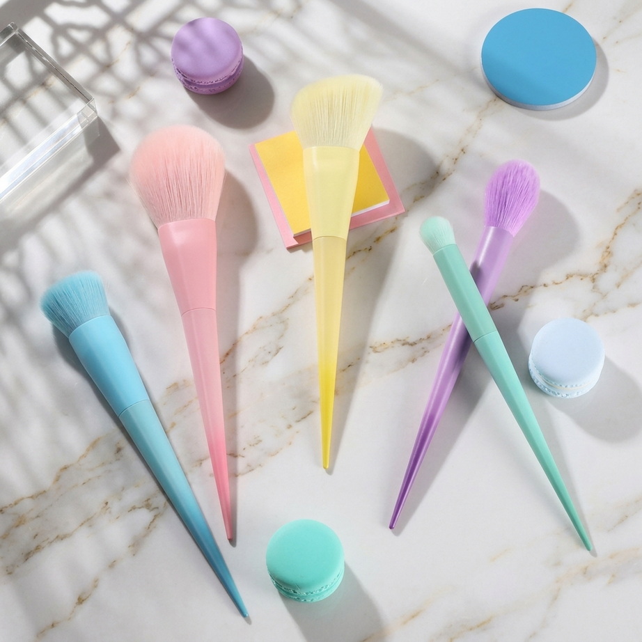 Pro-Glow 17-Piece Makeup Brush Kit 002
